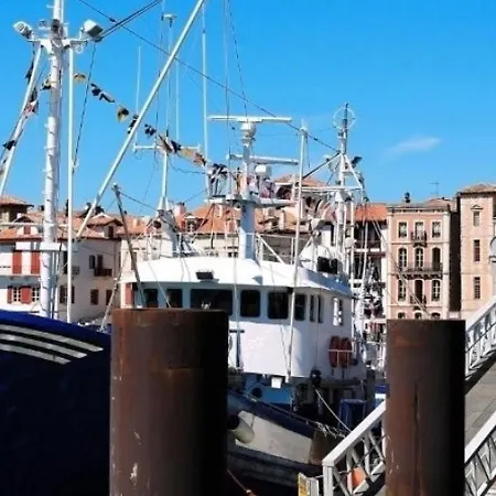 Apartment Elegant A St-jean-de-luz - Proche & Commerces - Fr-1-239-851 *